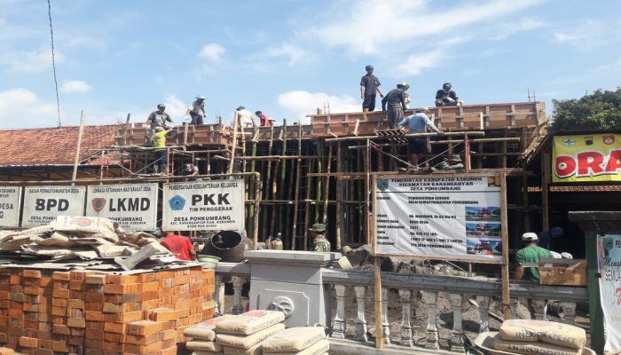 proses pengecoran lantai 2 gedung balai kemasyarakatan