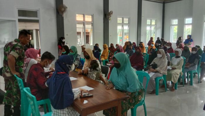 Penyaluran BLT BBM dan Program Sembako 01