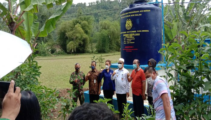 serah terima dan peresmian bantuan sumur bor 01